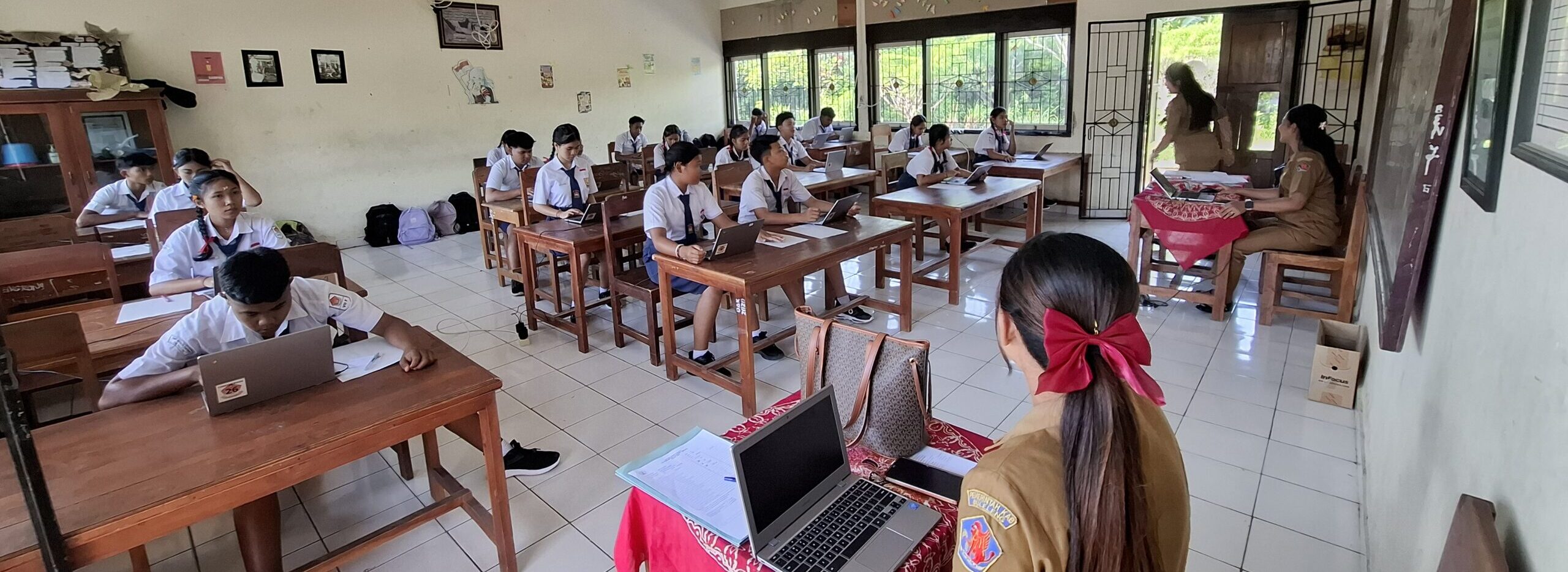 SMP Negeri 2 Seririt Laksanakan TKA dengan Tertib dan Lancar